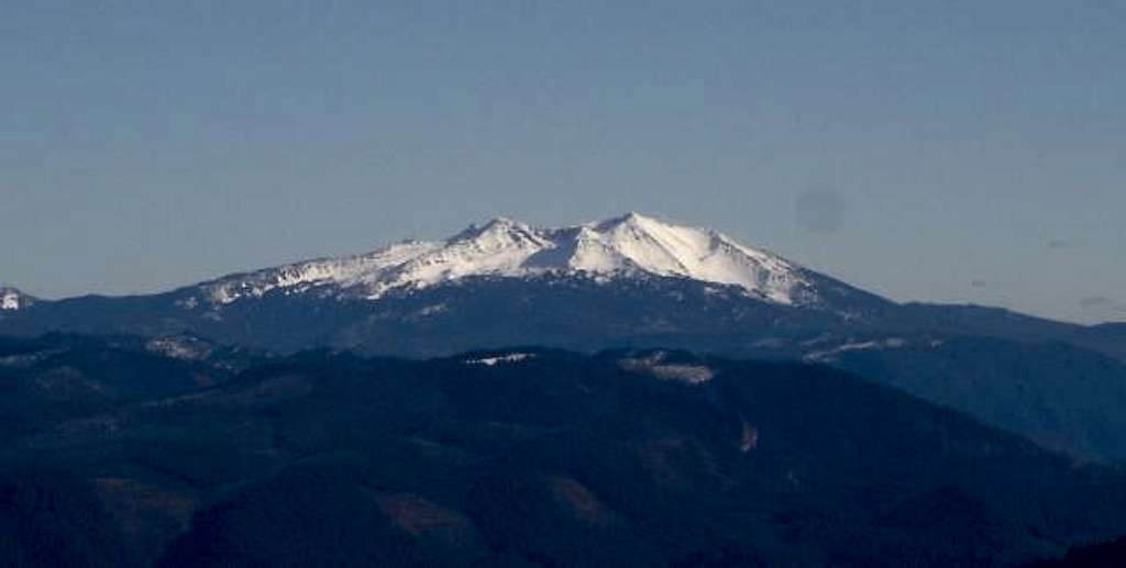 Diamond Peak from Bohemia...