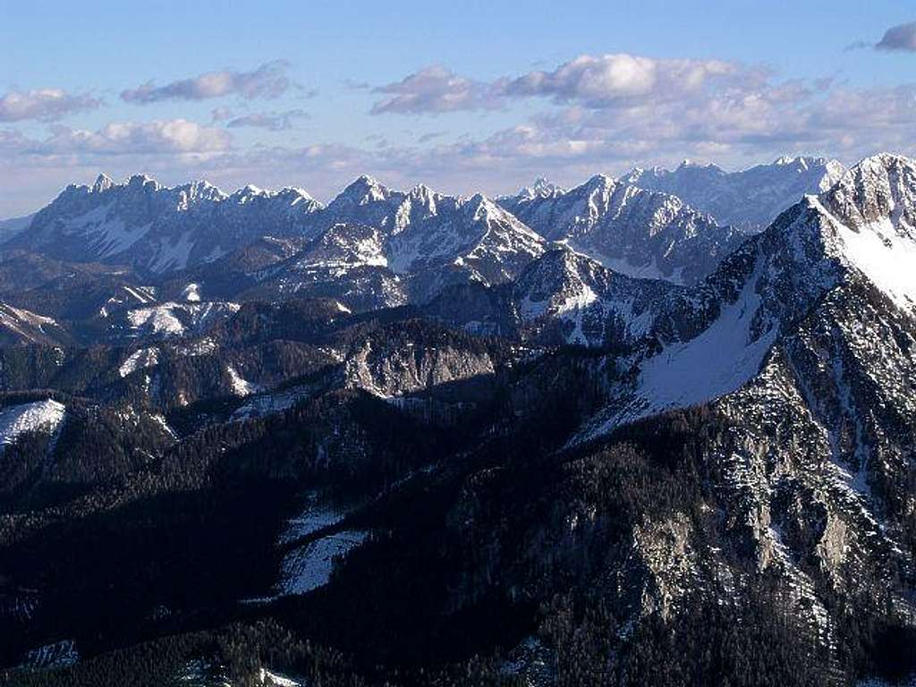The long ridge of Koschuta,...