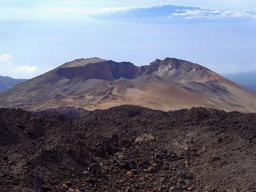 The crater of Pico Viejo...