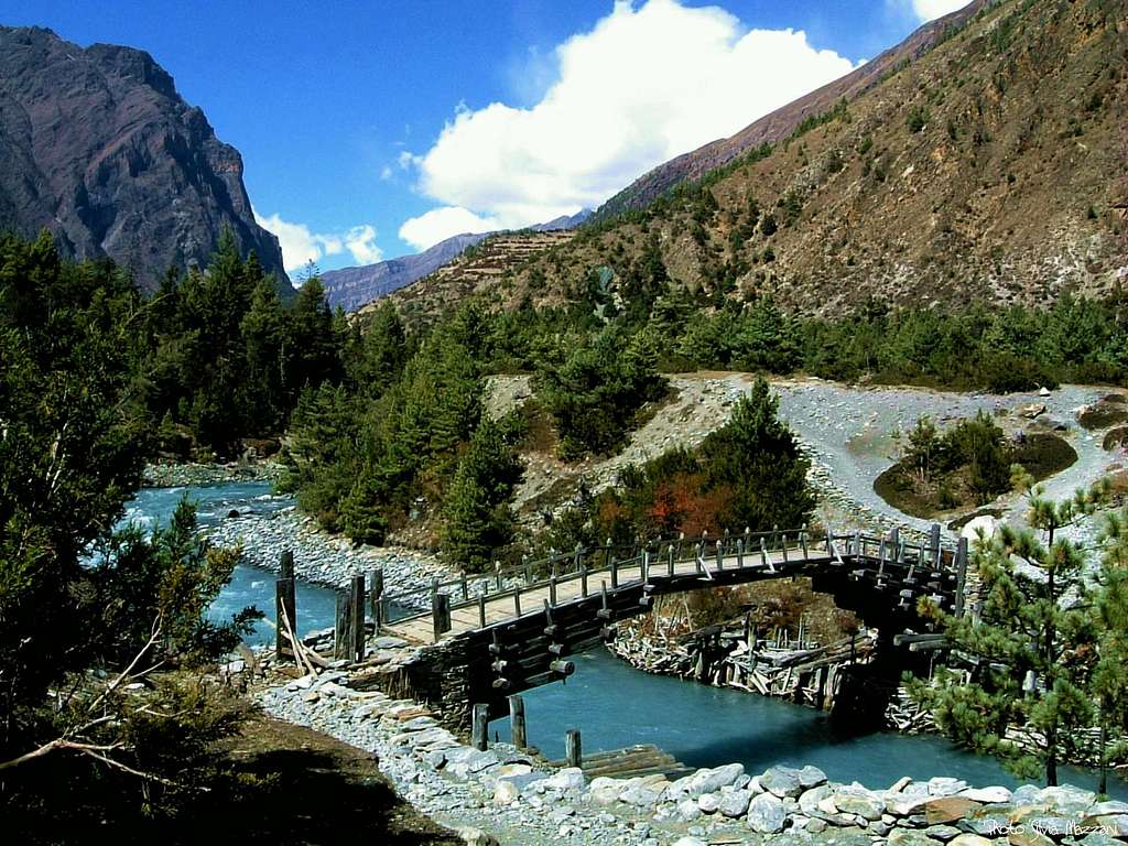 Annapurna trail - A wooden bridge over Marsyangdi river