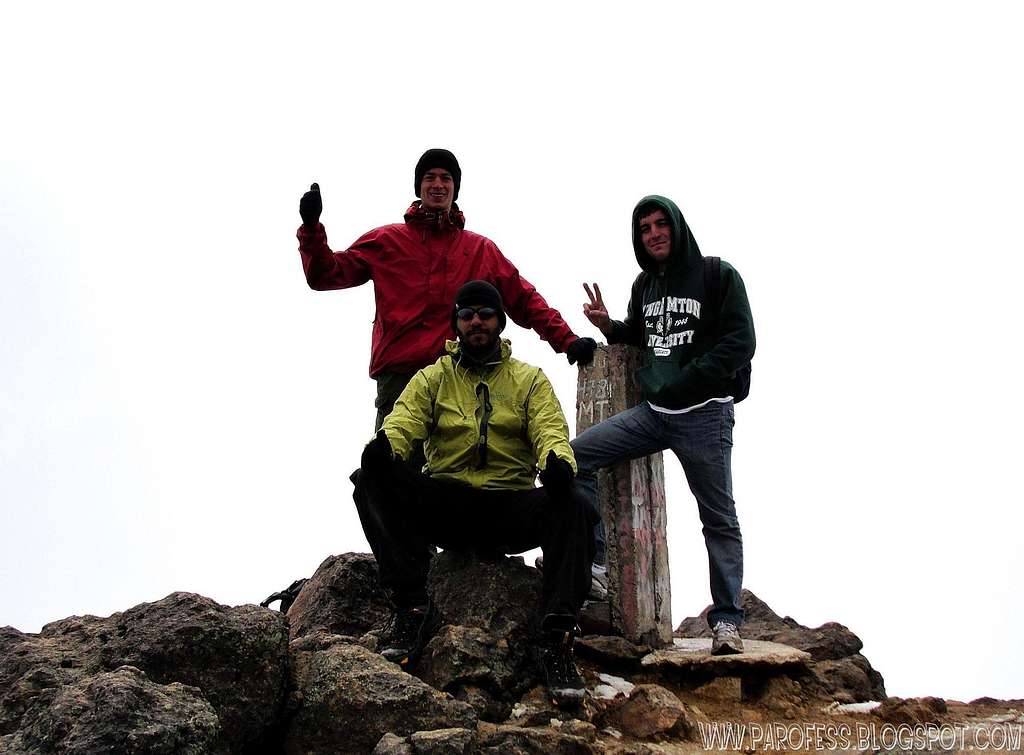 Summit shot Guagua Picincha