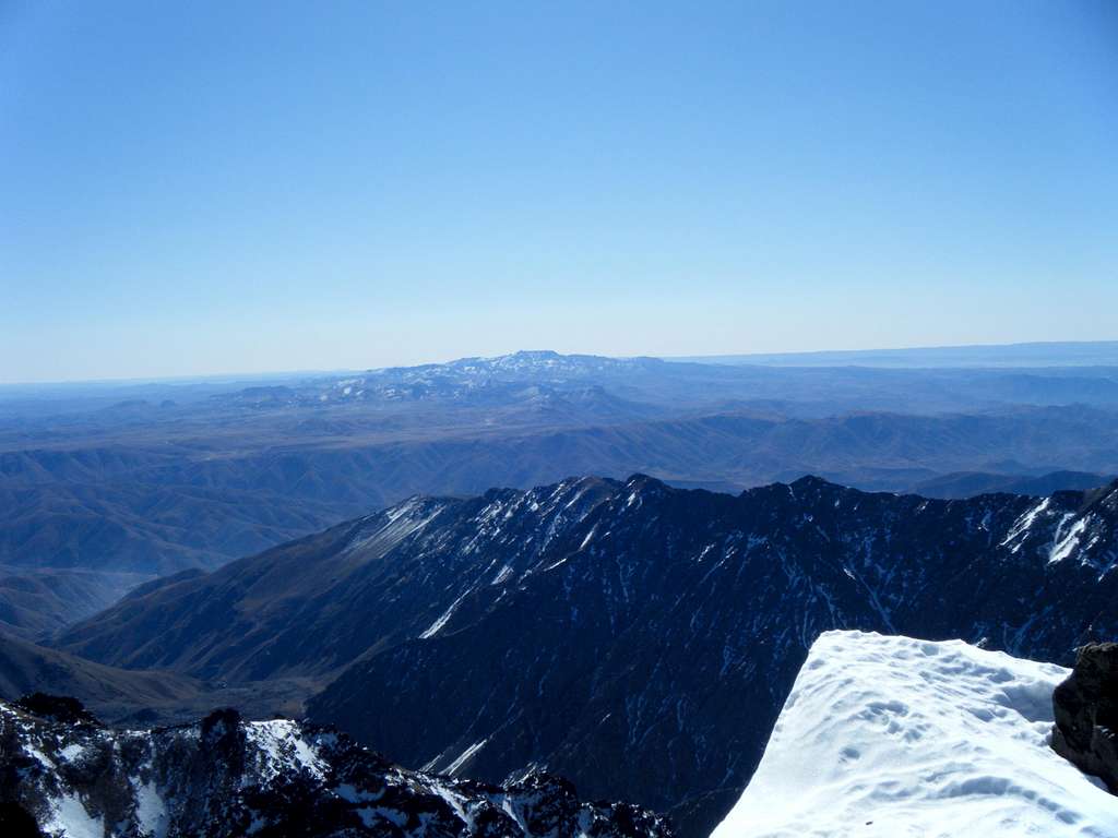 Summit vier from Toubkal