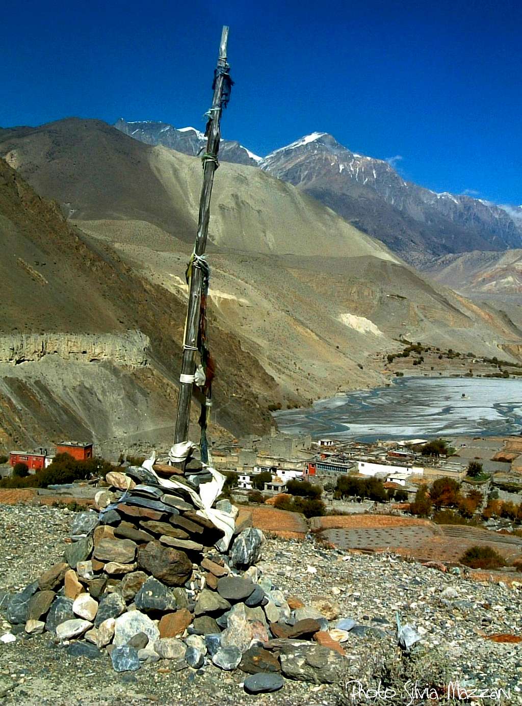 Annapurna trail - Flag-pole near Kasbeni, Kali Gandaki