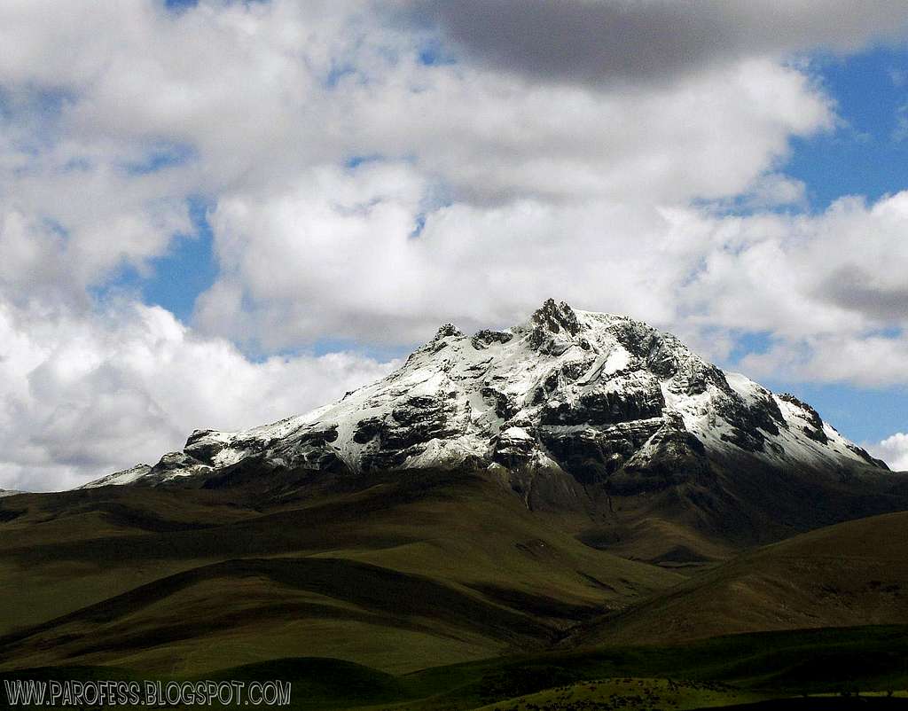 Another unusual sight: Sincholagua snow capped