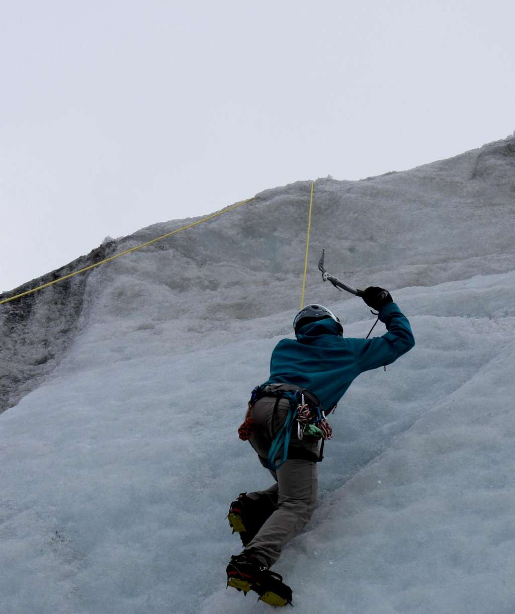 Ice climbing near the Müllerhütte