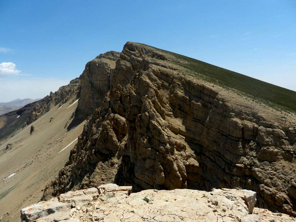 Pashooreh ridge