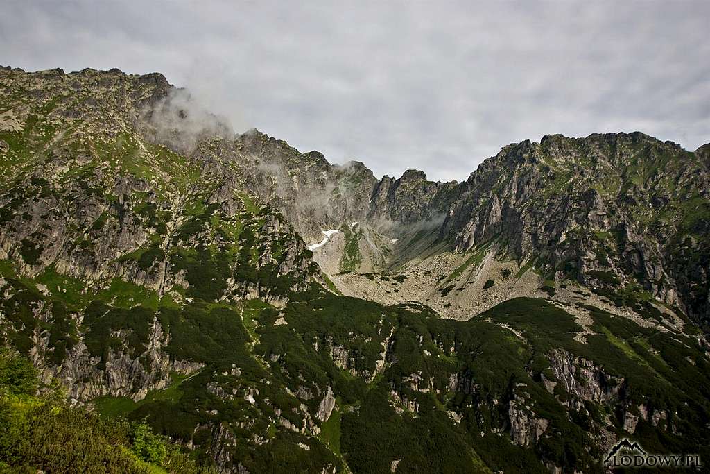 Eagle's Path ridge above Buczynowa valley