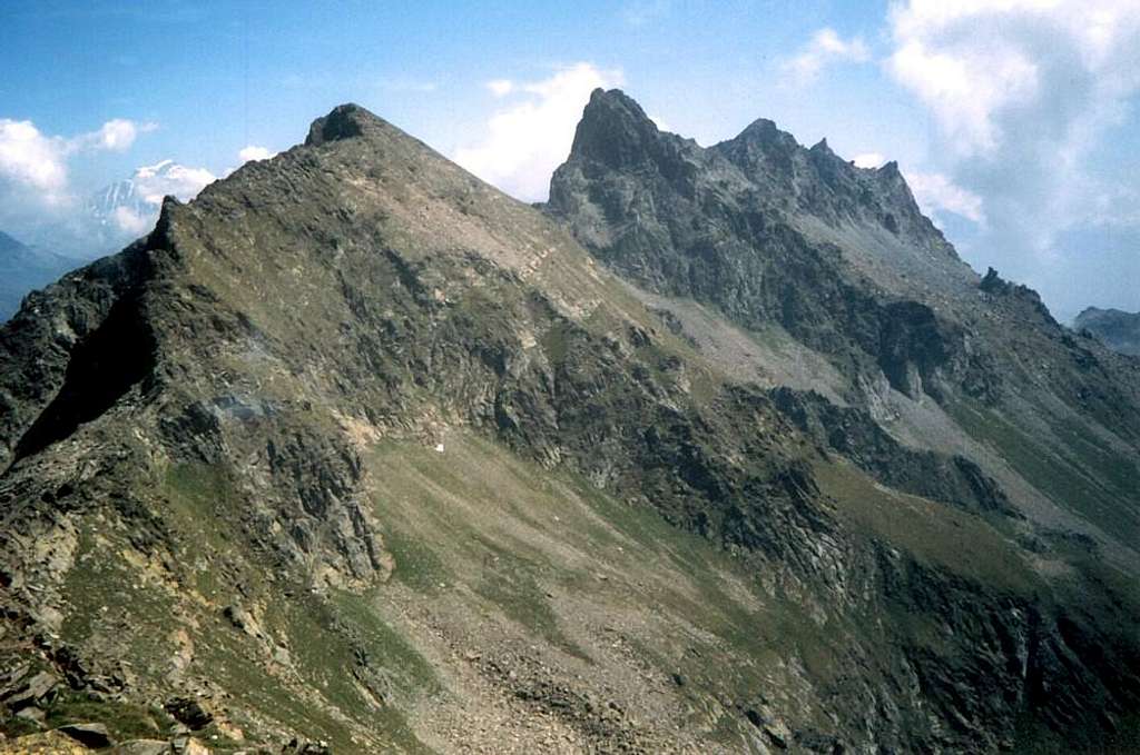 Over Mollette Hill on NE Ridge of Mont Paramont 1996
