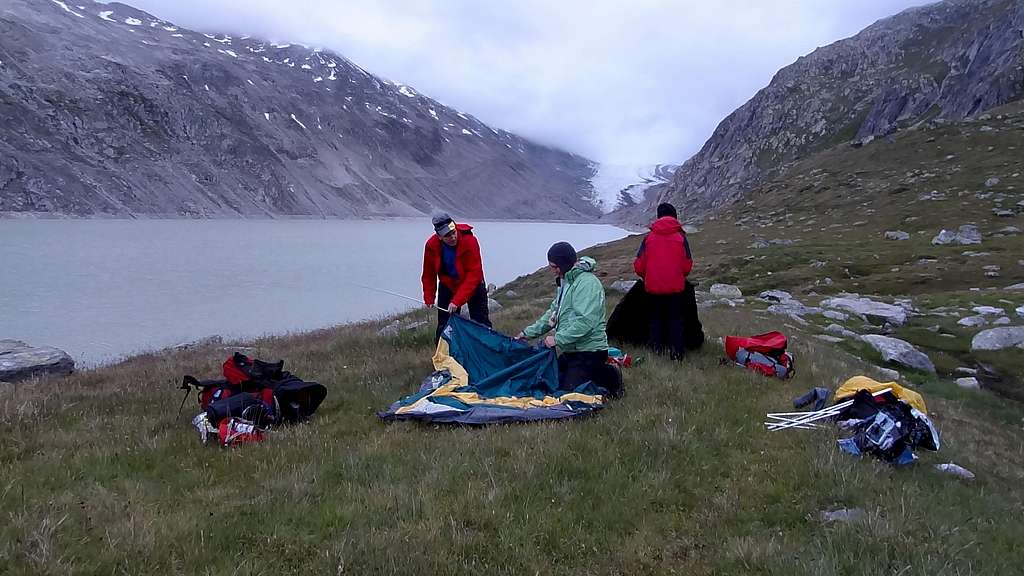 Pitching the tents on the shore of Oberaarsee