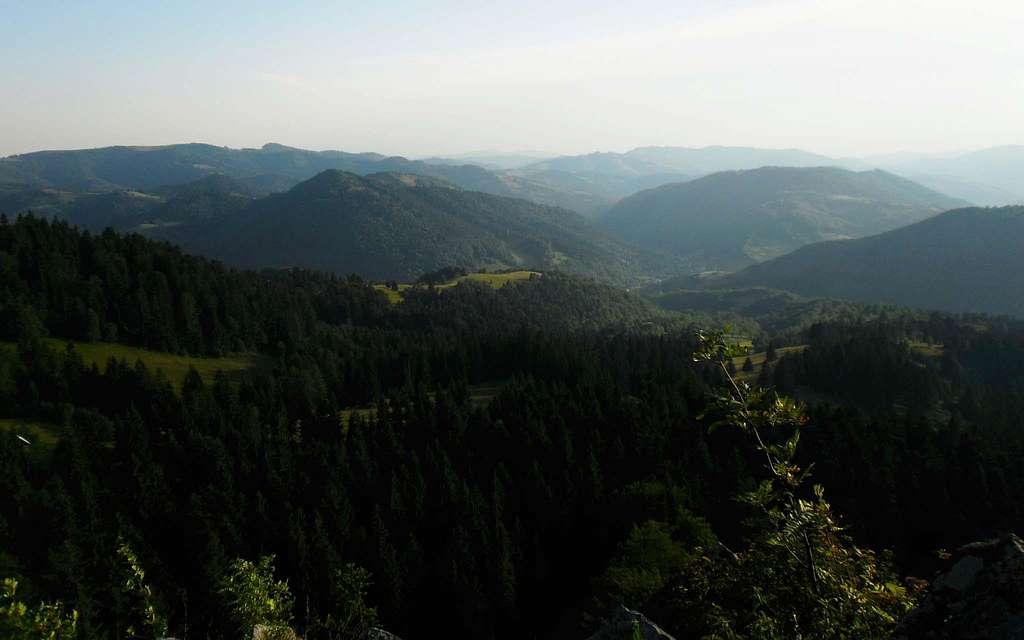 View from Detunatele peak