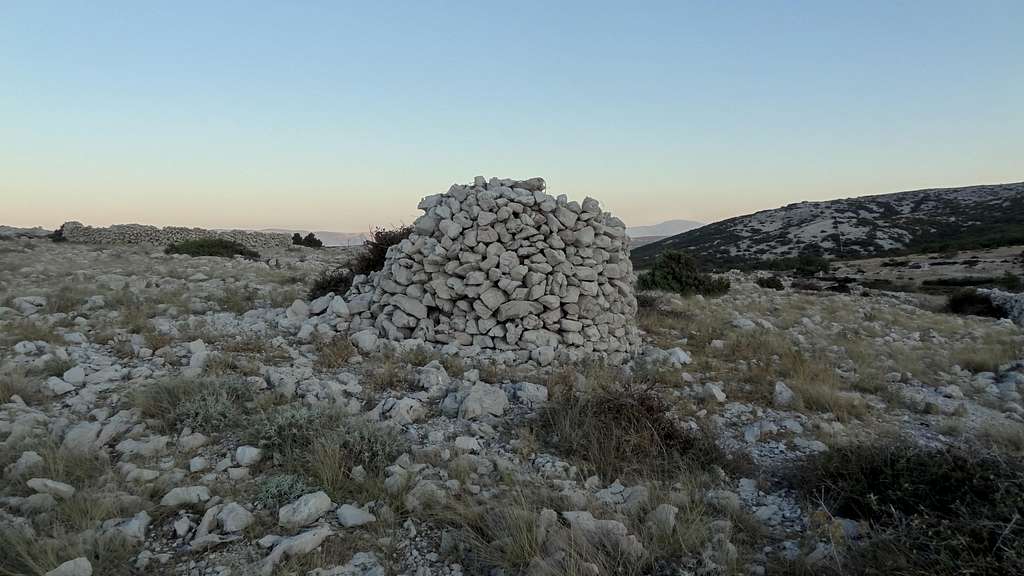 Stone shelter on Hrusta