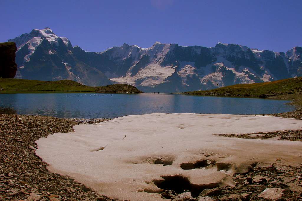 Jungfrau, Gletscherhorn, Ebenefluh, Mittaghorn from Grauseeli