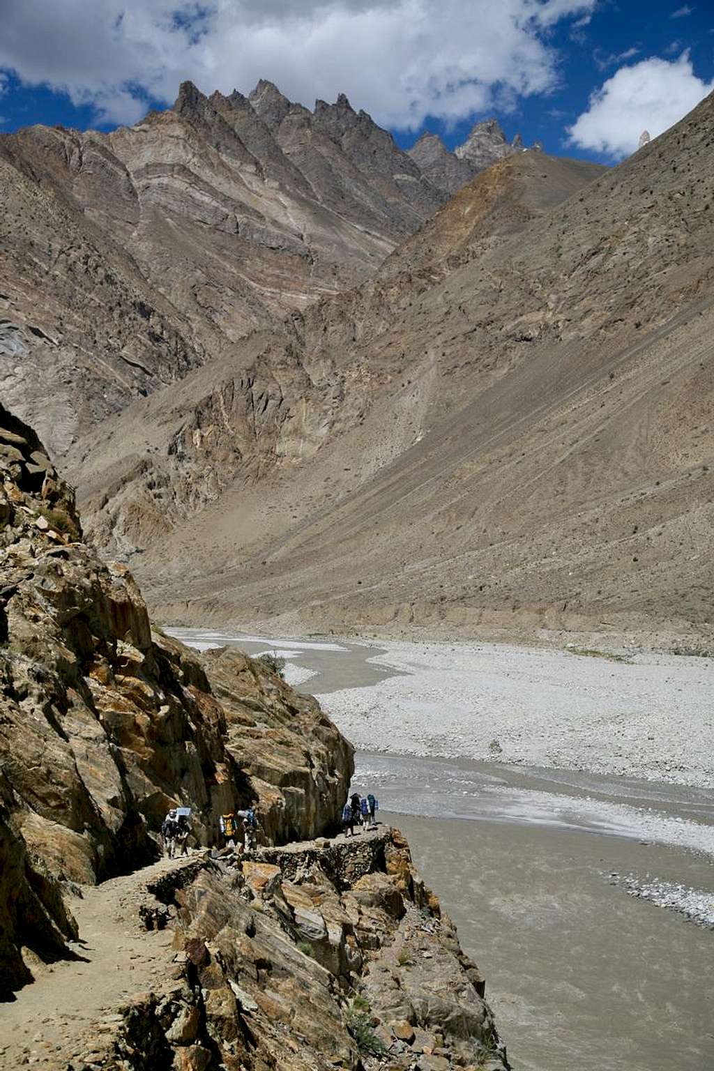 Trekkers towards K2 base camp