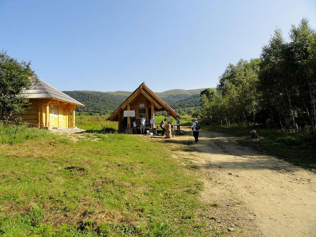 Wołosate - beginning of the trail on Mount Tarnica.