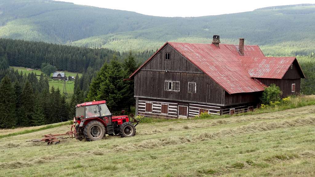 Tractor and farm in Malá Úpa