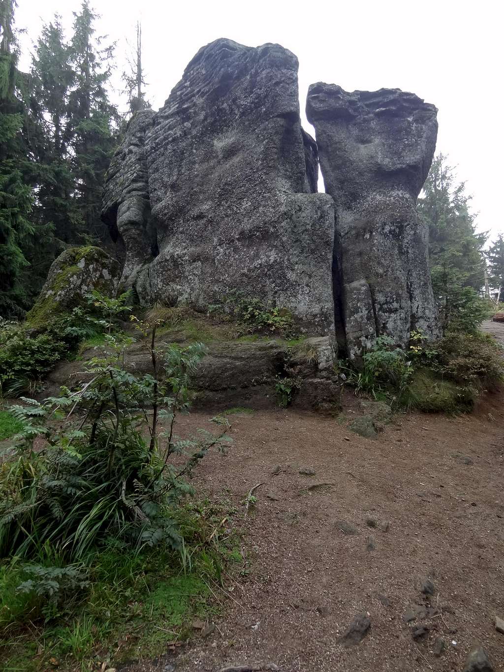 Malinowa Skała, bizarre-shaped sandstone outcrops
