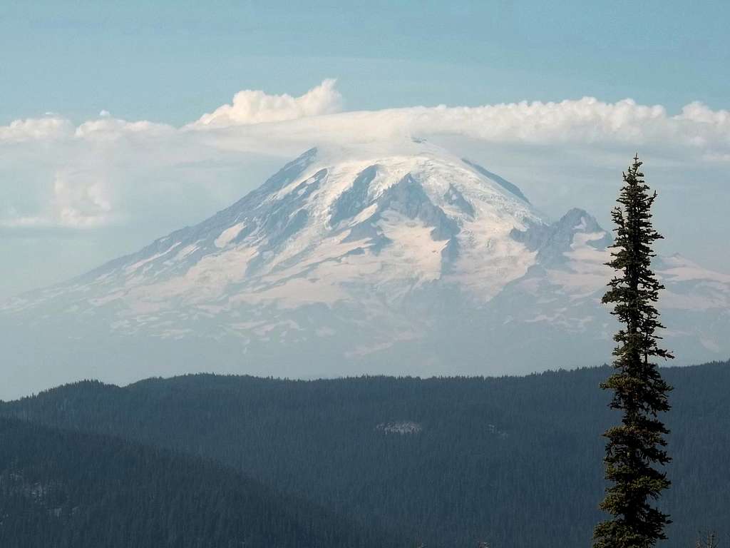 Rainier from the western views of Round Mountain