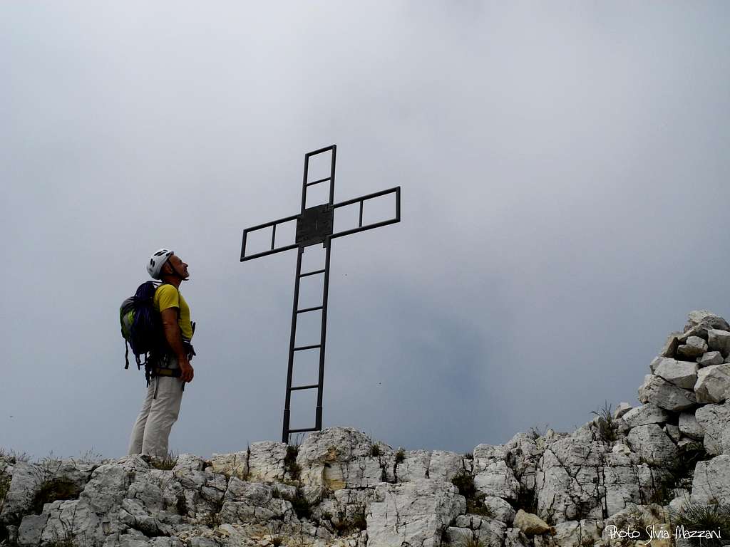 Baffelan, looking at the summit cross