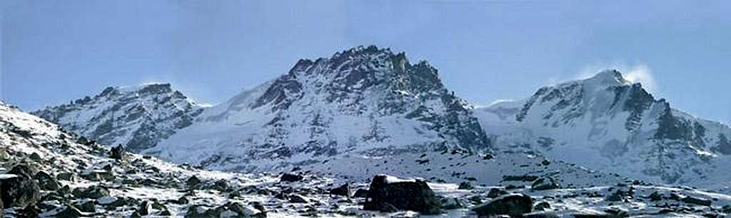 West side of the Gran Paradiso range<br> from Chabod Hut