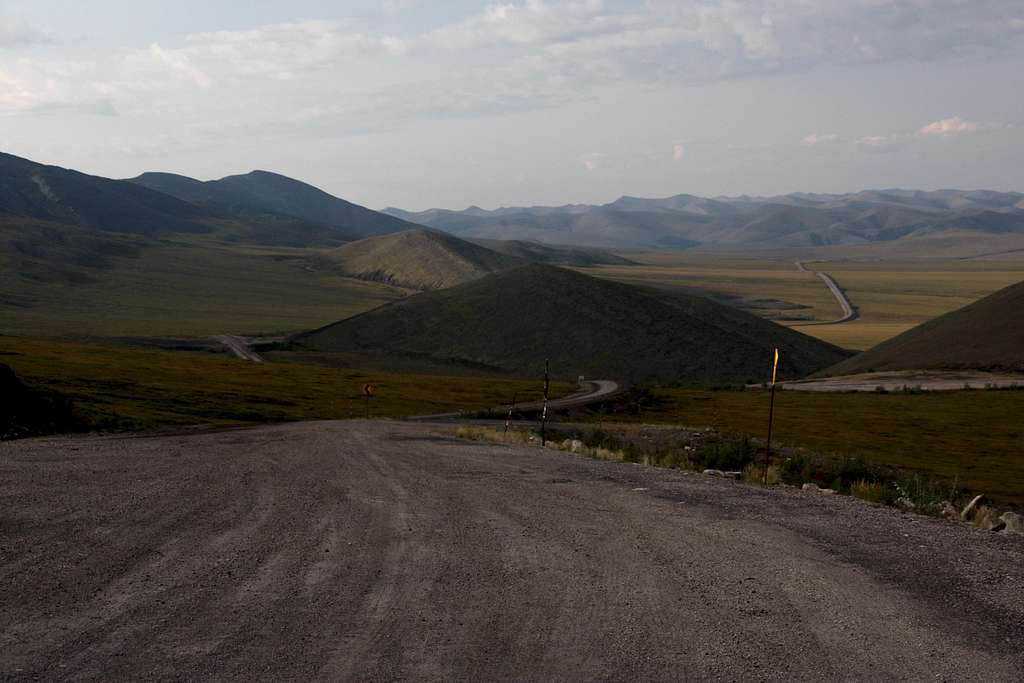 Dempster Highway, long road to the far North
