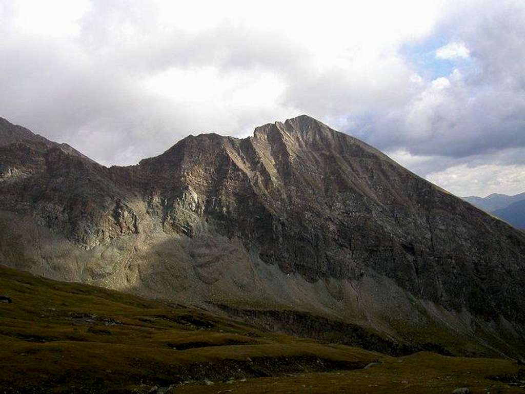 Bretterwandspitze (2884m) is...