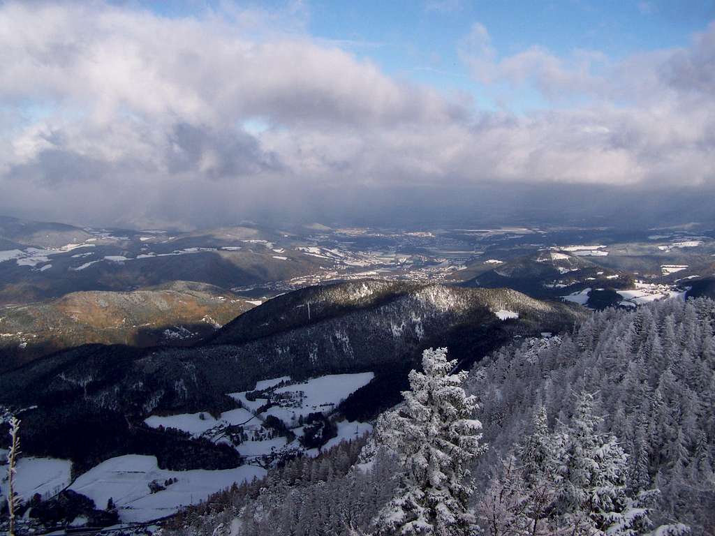 Wide view from the summit of Sonnwendstein