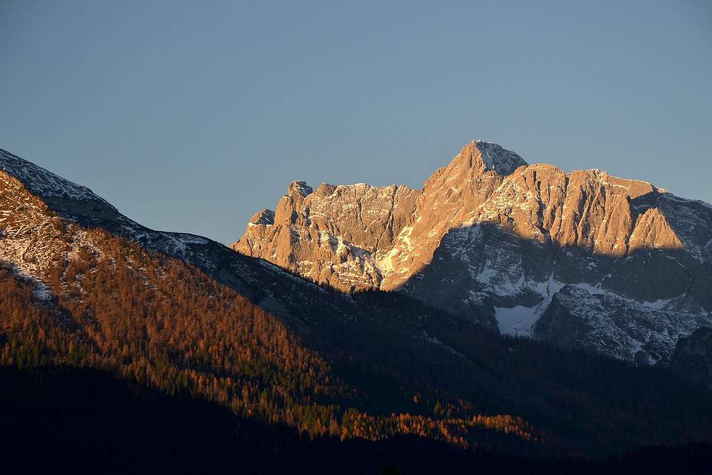 Hochkalter on an early morning in November
