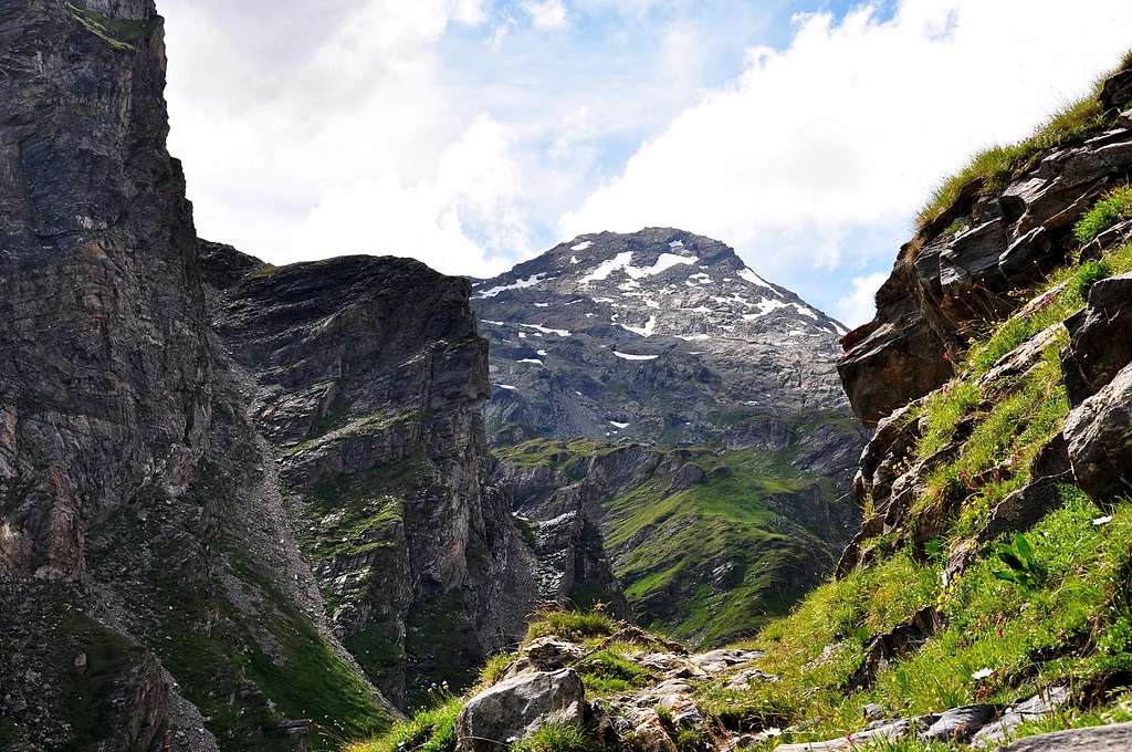 Punta dei Ghiacciai or Pointe des Glaciers 