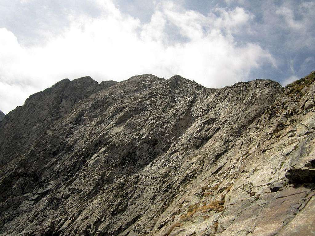 View of the north ridge & typical terrain on the 'approach' climb
