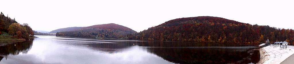 Autumn by Lake Myczkowskie  