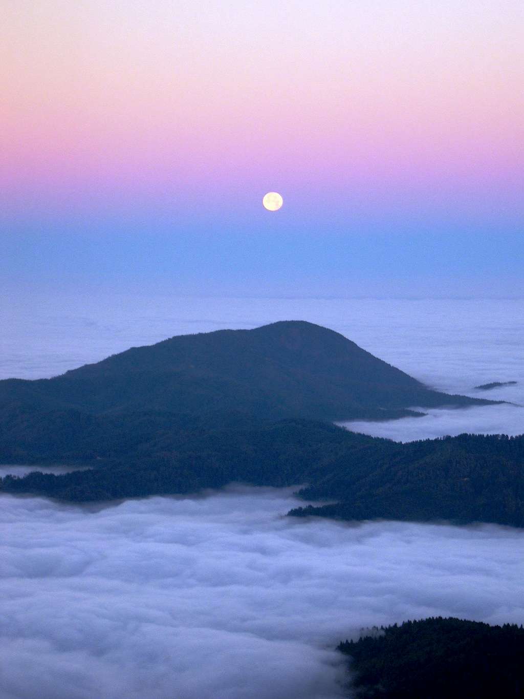 Moonset over the Pacific. Vulcan Peak, Kalmiopsis Wilderness Oregon