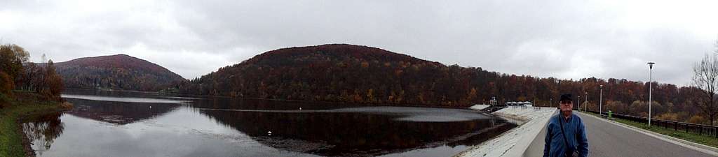 Autumn by Lake Myczkowskie