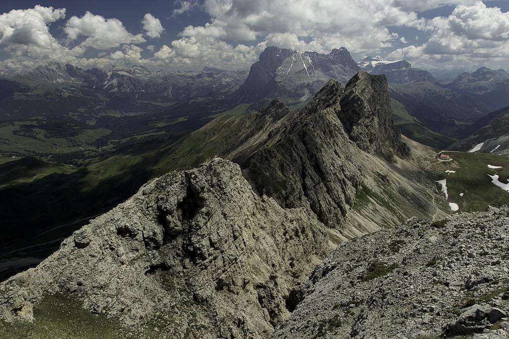 Looking across the ridge to Großer Roßzahn