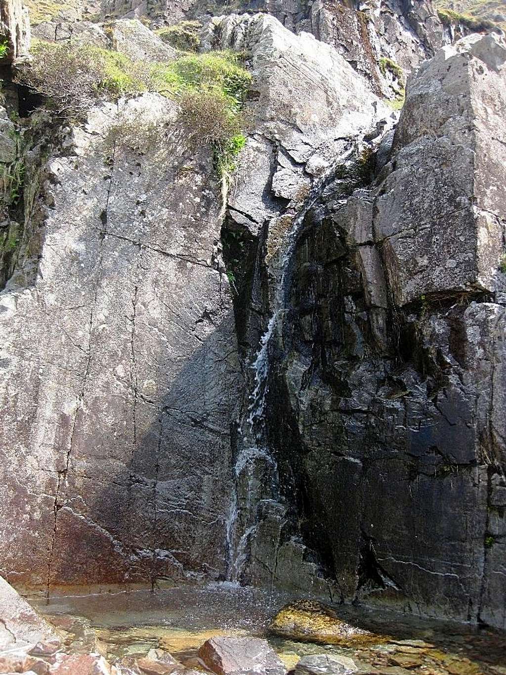 A sudden obstacle in the Grains Gill
