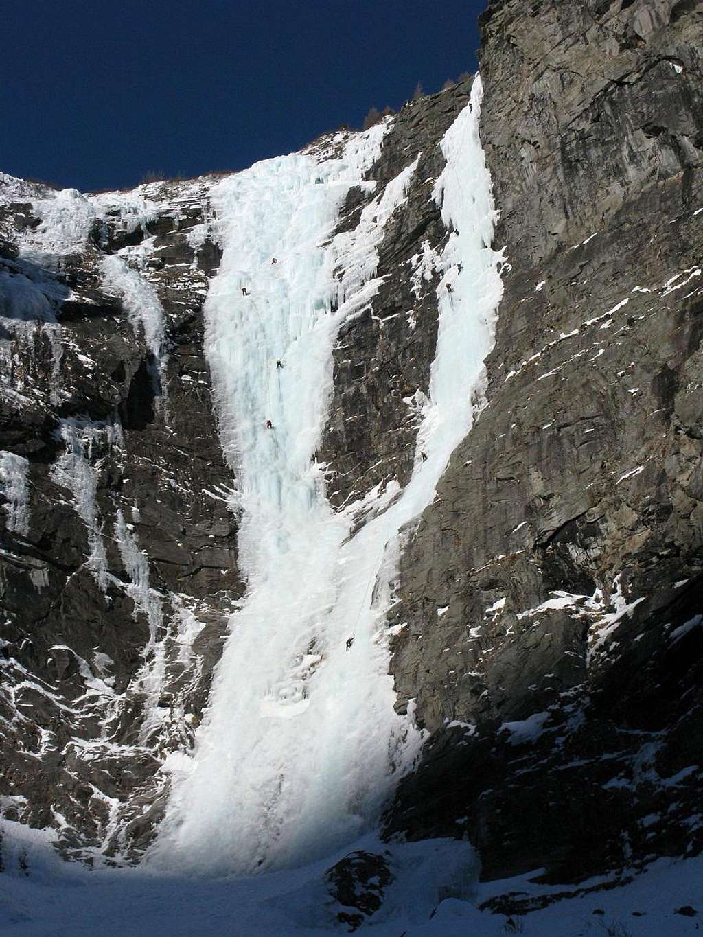 Ice climbing routes Mordor & Supervisor