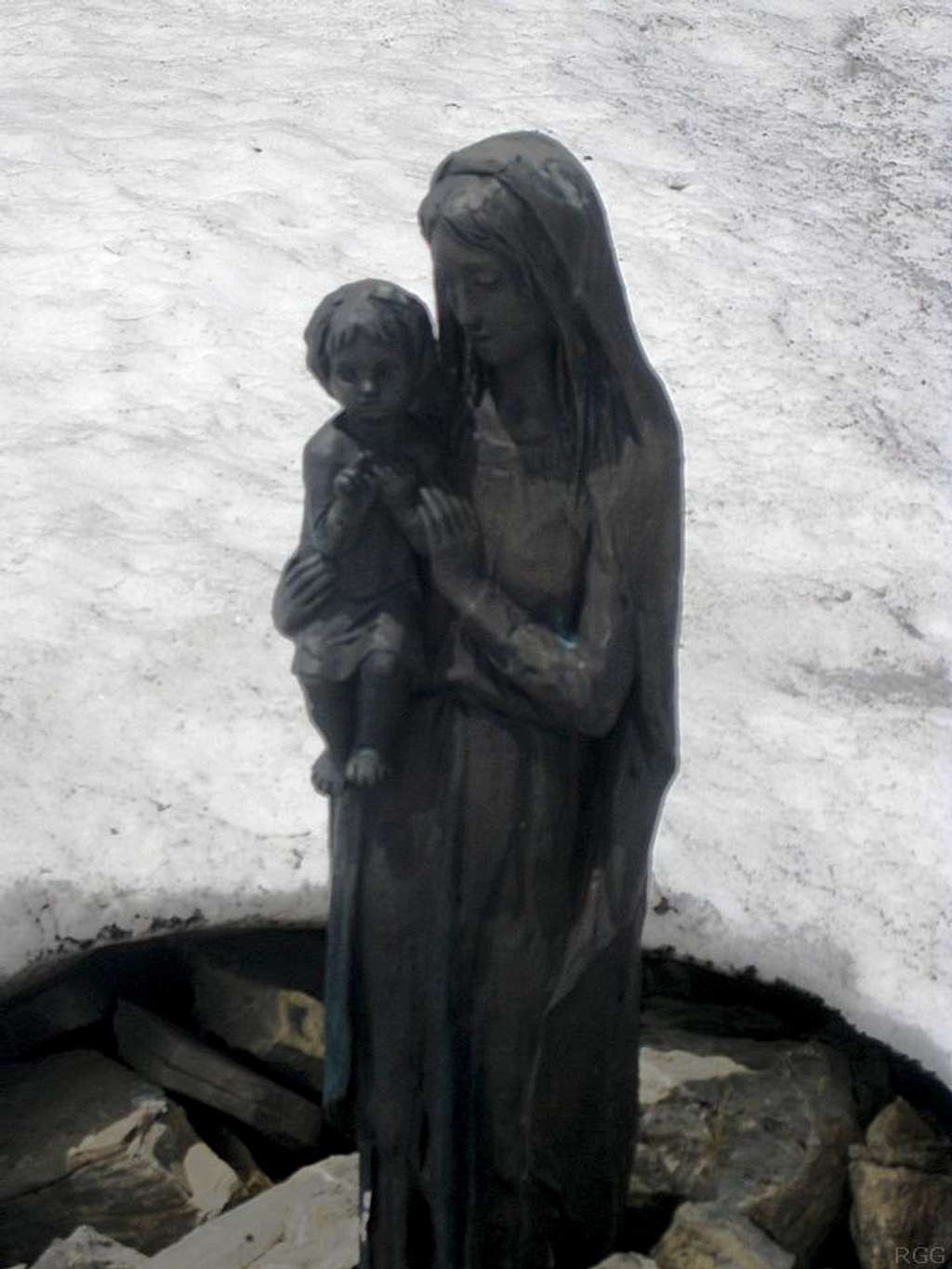 The Madonna statue just below the Schwarzhorn summit