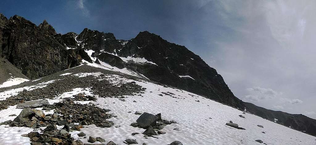 The bottom part of the Hohe Geige west ridge, from the north