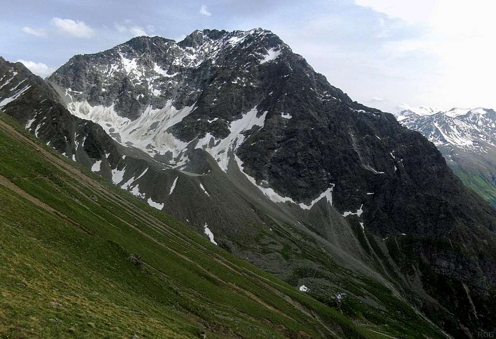 Puitkogel (3345m) from Gahwinden, dwarfing the Rüsselsheimerhütte
