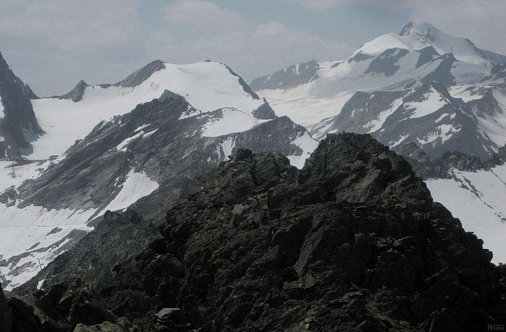 Linker Ferner Kogel (3277m) and Wildspitze (3768m) from Schwarzkogel