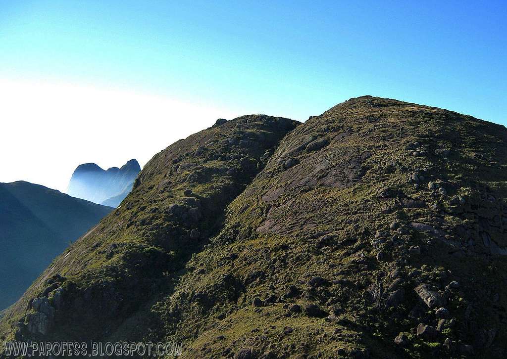 Foreground: Parana Peak group. Close just ahead: Tucum Peak