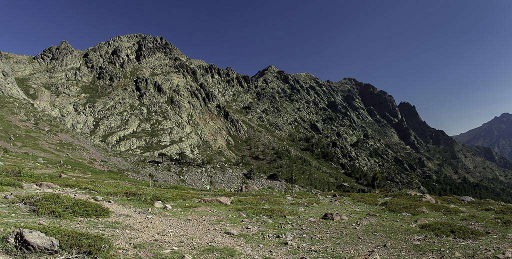 Punta Culaghia (2034m), a Muvrella (2148m), Cap u a u Carrozzu (2139m), Capu Larciose (1678m)