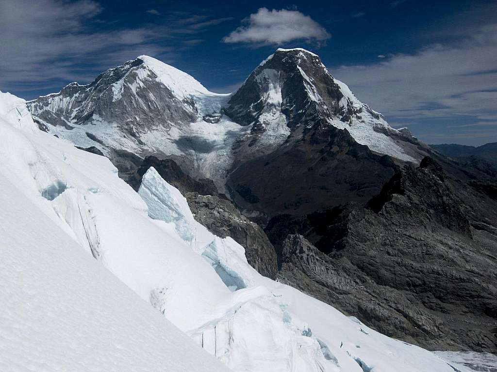 Huascarán Sur and Norte from high on Yanapaccha