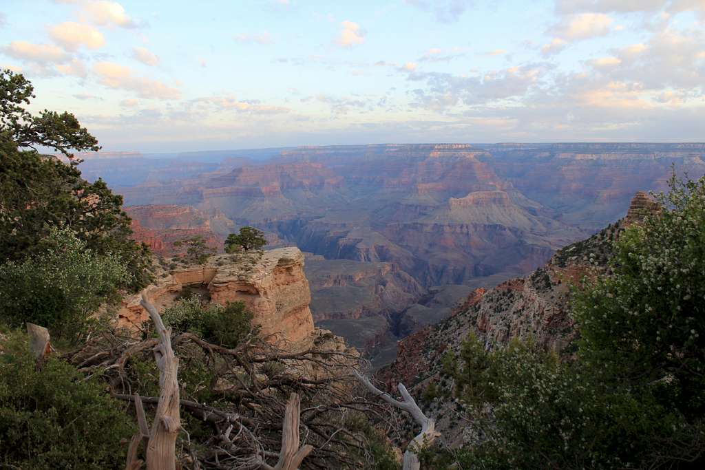 Beginning the South Kaibab Trail