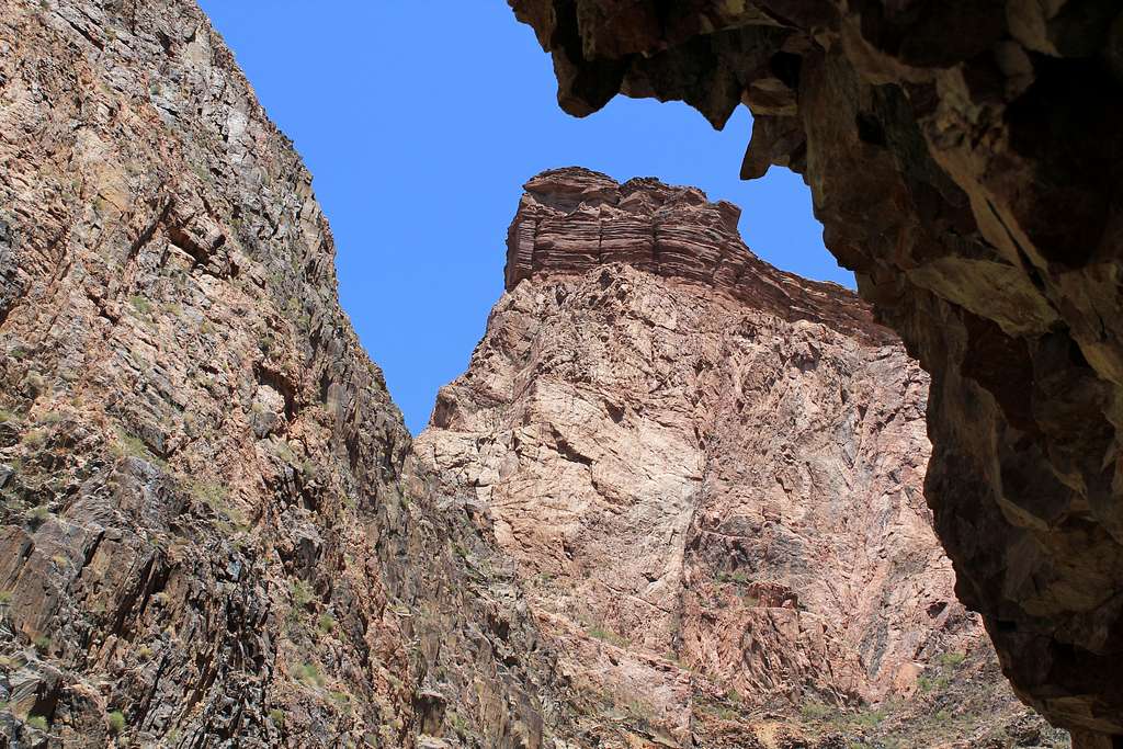 Rocky Overhang in narrows on North Kaibab Trail north of Phantom Ranch