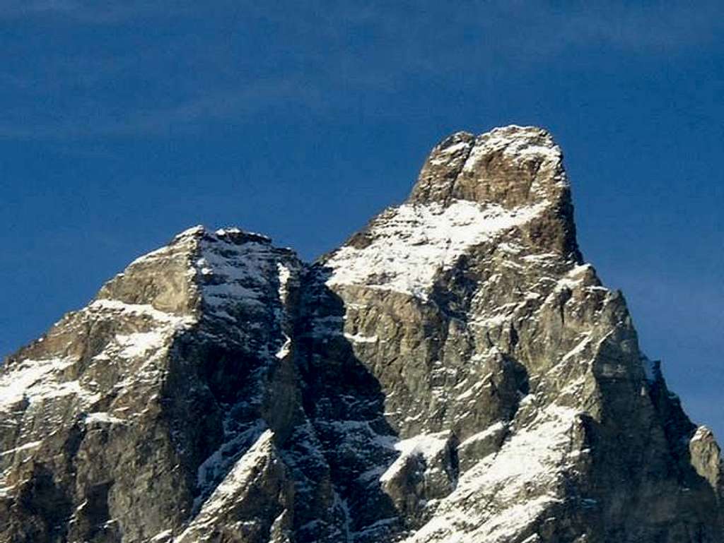 Summit of Matterhorn zooming...