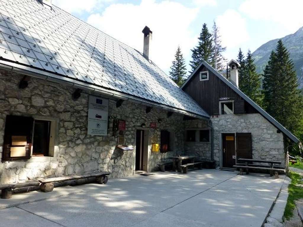 Dom pri Krnskih Jezerih (Krn Lake Hut)