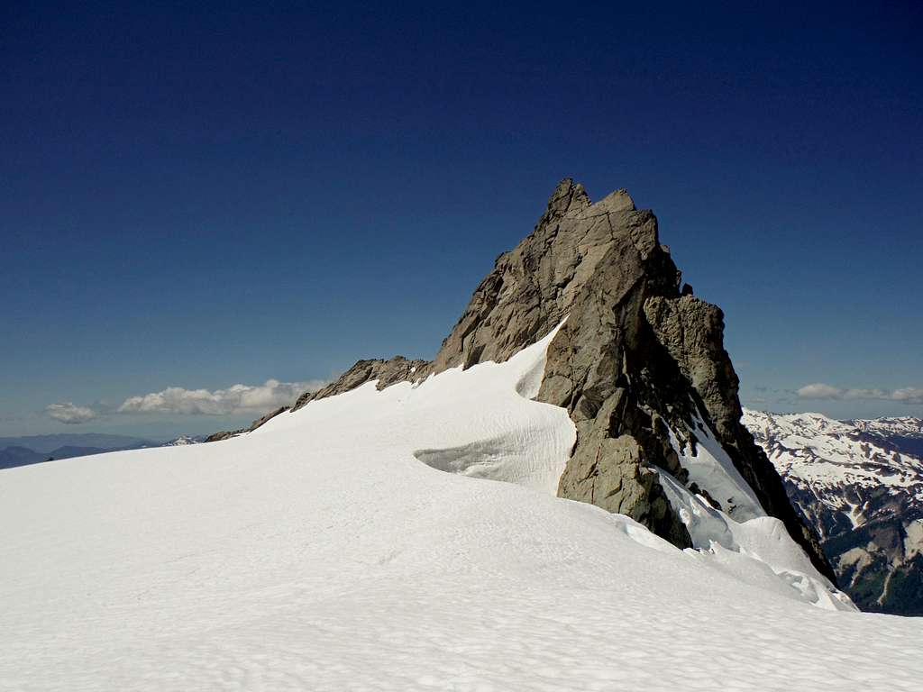 A sub-peak of Shuksan