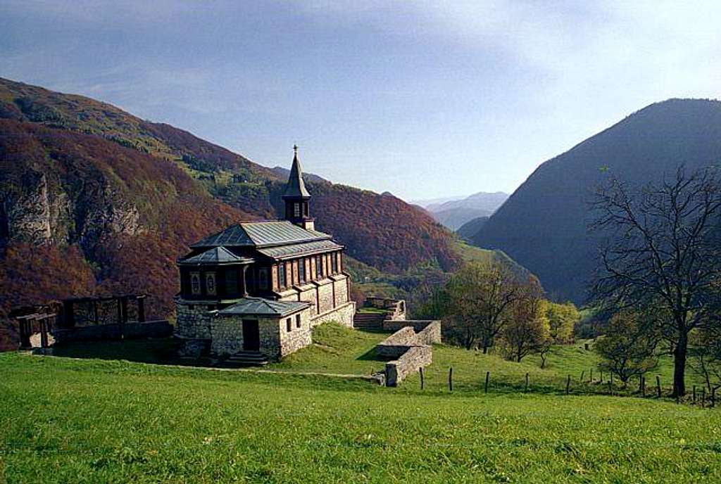 The small church of Javorca,...