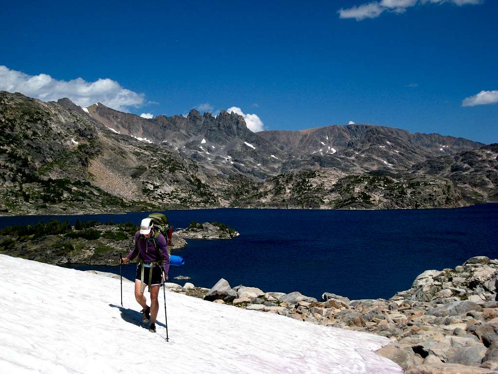 Hiking out from Lower Aero Lake