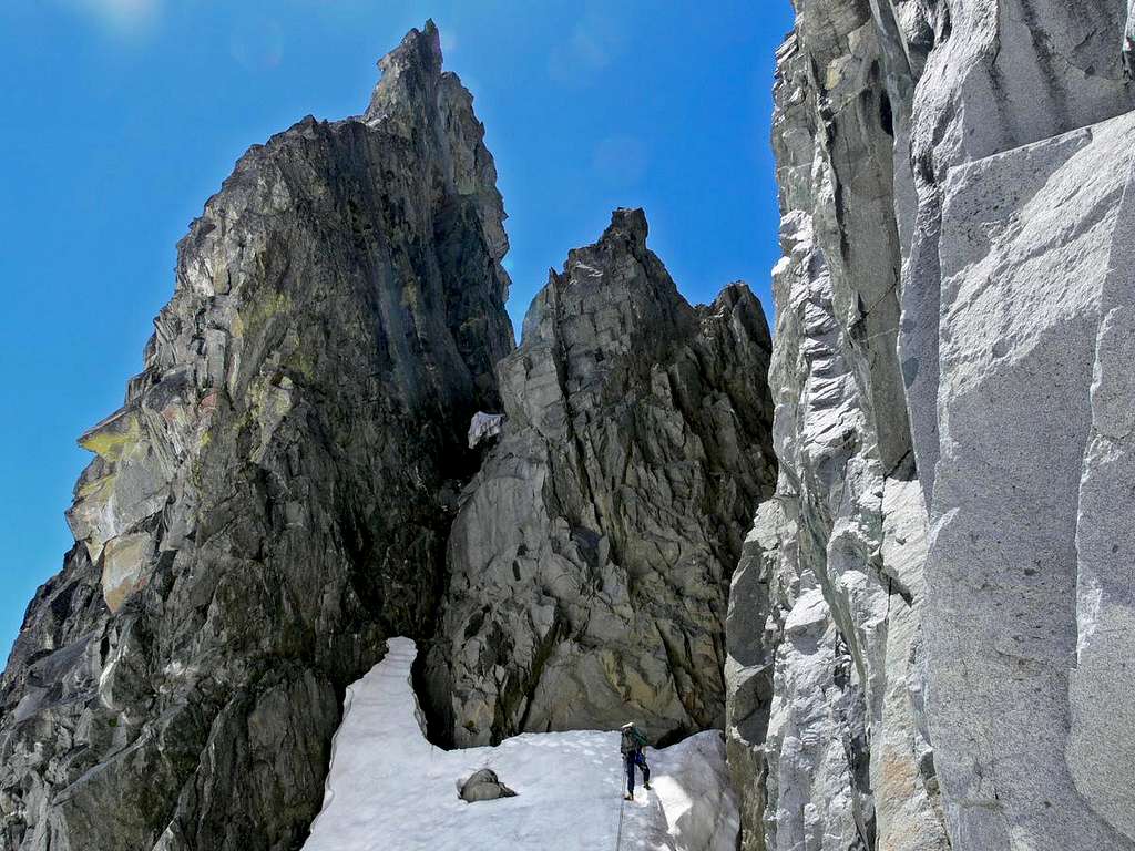 Entering the Gully to the South Ridge